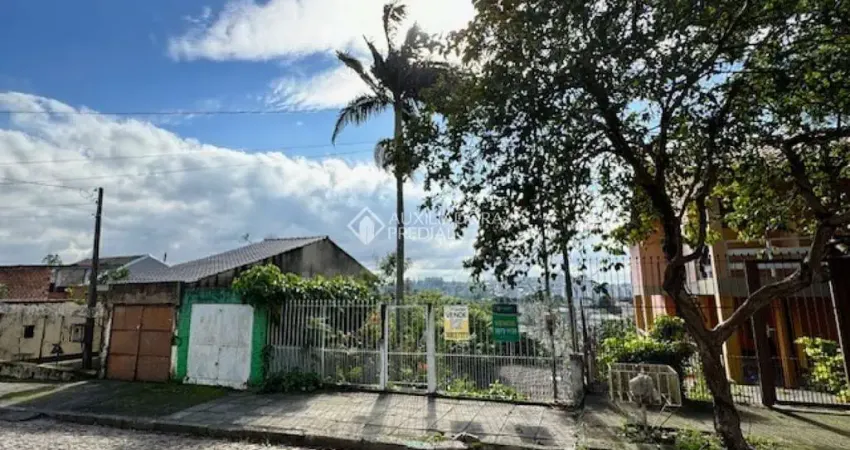Casa à venda na Rua Doutor Breno Dias de Castro, 210, Partenon, Porto Alegre