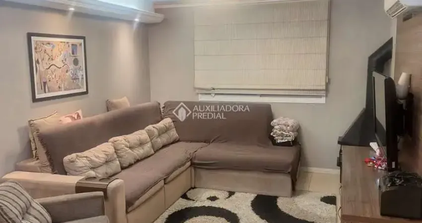 Casa em condomínio fechado com 3 quartos à venda na Rua Augusto Attílio Giordani, 87, São Sebastião, Porto Alegre