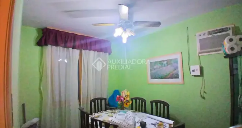 Casa com 3 quartos à venda na Avenida Deputado Aramy Silva, 166, Santa Tereza, Porto Alegre