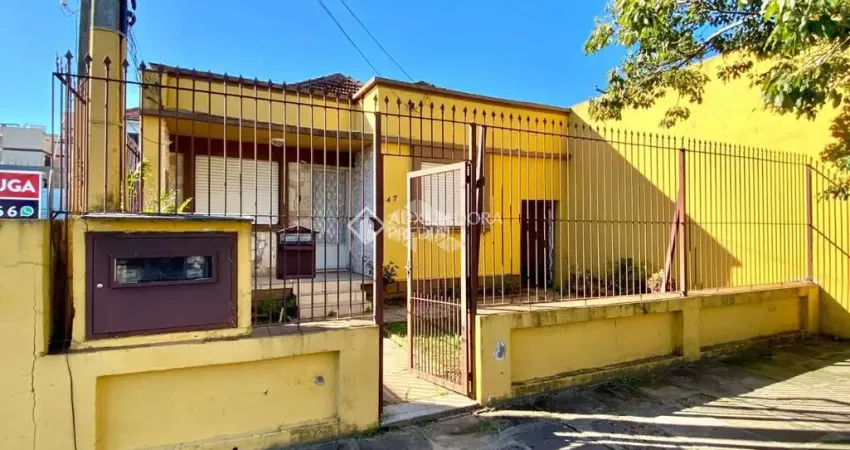Casa com 2 quartos à venda na Rua Piauí, 141, Santa Maria Goretti, Porto Alegre