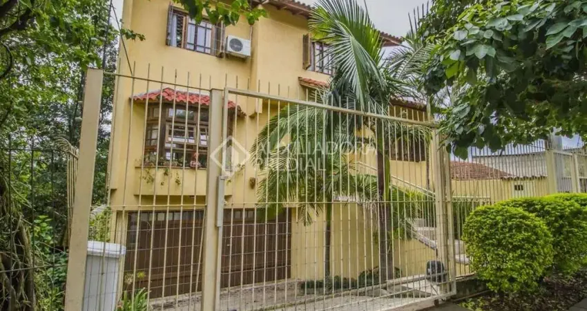 Casa em condomínio fechado com 3 quartos à venda na Rua Caieira, 433, Medianeira, Porto Alegre