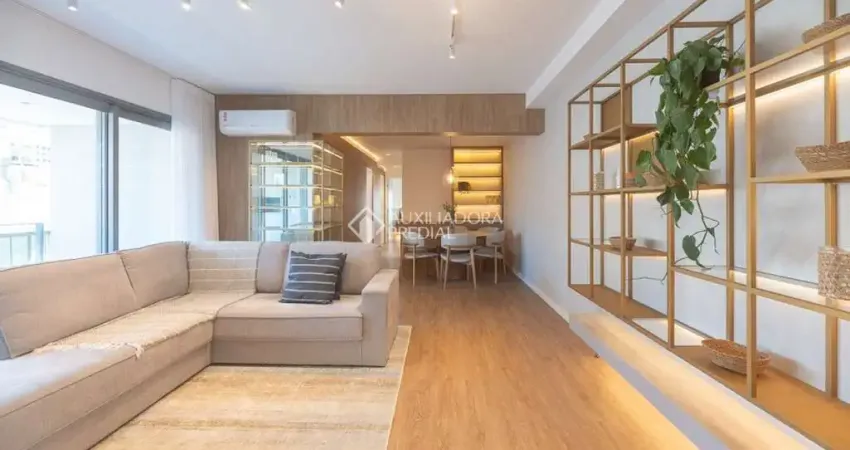 Apartamento com 3 quartos à venda na Avenida Wenceslau Escobar, 2724, Cristal, Porto Alegre