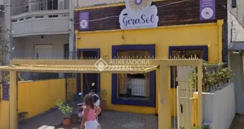Casa com 3 quartos à venda na Avenida Venâncio Aires, 757, Farroupilha, Porto Alegre