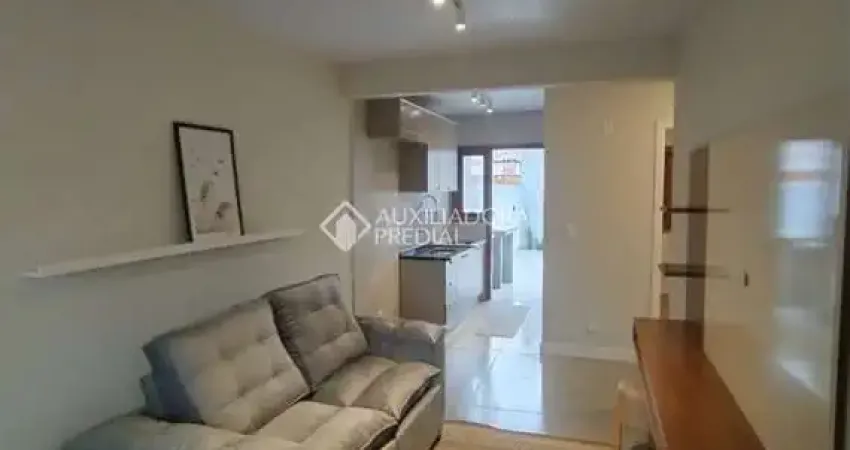 Casa com 3 quartos à venda na Rua José Celestino da Silva, 200, Hípica, Porto Alegre