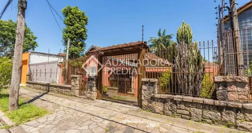 Casa em condomínio fechado com 3 quartos à venda na Rua Bernardino Caetano Fraga, 57, Santa Tereza, Porto Alegre
