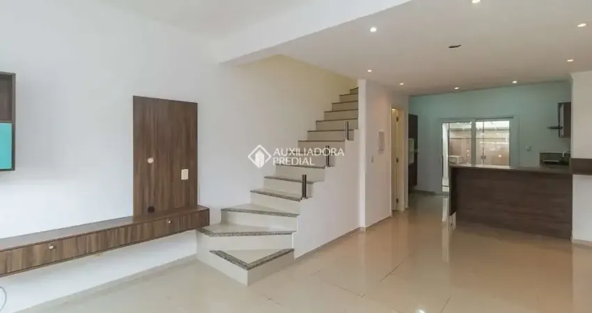 Casa com 2 quartos à venda na Rua Doutor Cláudio Walter Ferreira da Silva, 74, Guarujá, Porto Alegre