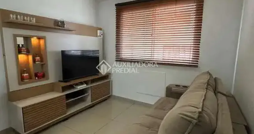 Apartamento com 2 quartos à venda na Avenida Família Gonçalves Carneiro, 441, Cavalhada, Porto Alegre