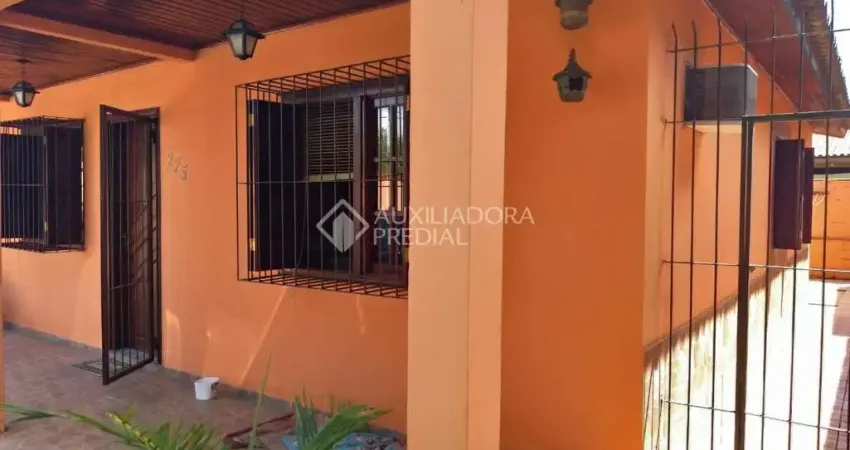 Casa em condomínio fechado com 3 quartos à venda na Rua Santa Mônica, 275, Ponta Grossa, Porto Alegre