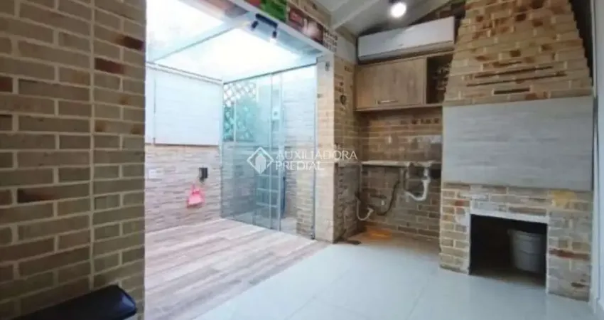 Casa em condomínio fechado com 2 quartos à venda na Avenida José Aloísio Filho, 889, Humaitá, Porto Alegre
