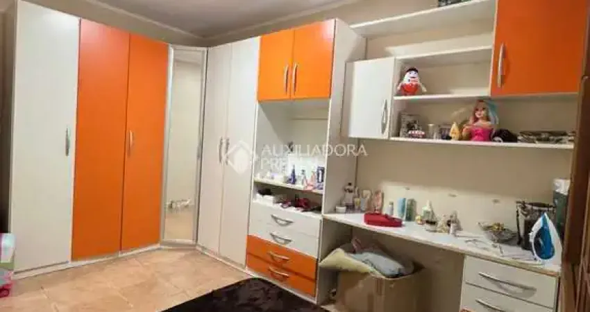Apartamento com 2 quartos à venda na Rua Padre Hildebrando, 623, Santa Maria Goretti, Porto Alegre