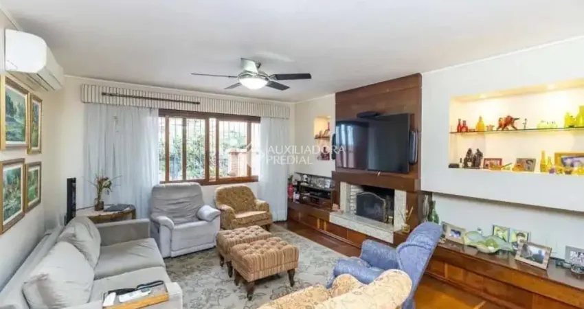 Casa com 3 quartos à venda na Avenida Encantado, 30, Petrópolis, Porto Alegre