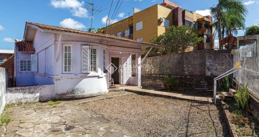 Casa com 3 quartos à venda na Rua Doutor Deoclécio Pereira, 86, Jardim Floresta, Porto Alegre