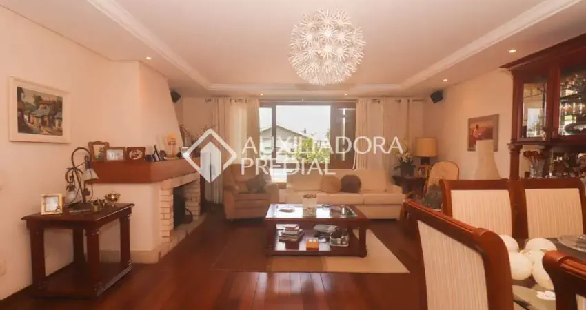 Casa em condomínio fechado com 3 quartos à venda na Rua João Berutti, 627, Chácara das Pedras, Porto Alegre