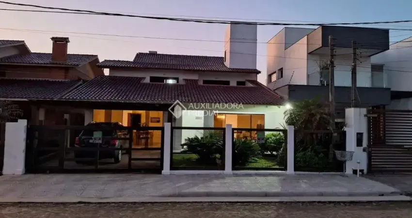 Casa com 6 quartos à venda na Rua Rio Forqueta, 2295, Centro, Xangri-Lá