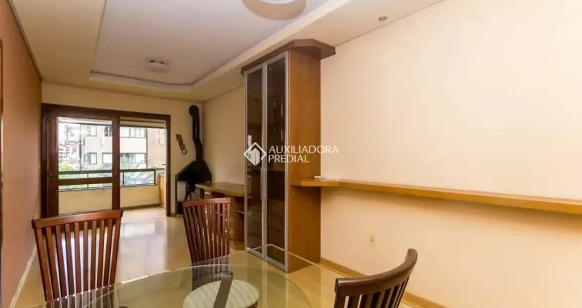 Apartamento com 3 quartos para alugar na Avenida Alegrete, 139, Petrópolis, Porto Alegre