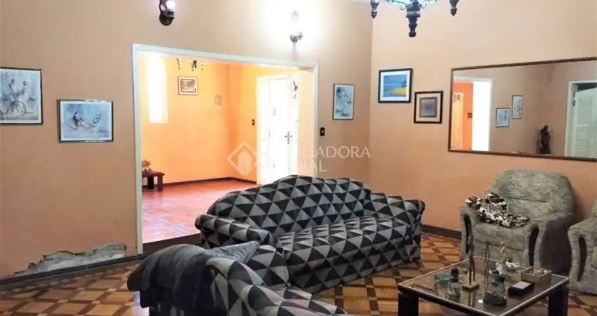 Casa em condomínio fechado com 3 quartos para alugar na Rua Coronel Neves, 472, Medianeira, Porto Alegre