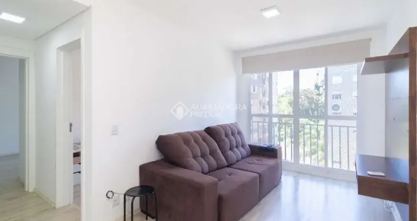 Apartamento com 2 quartos para alugar na WALTON PONTES CARPES, 39, Vila Nova, Porto Alegre