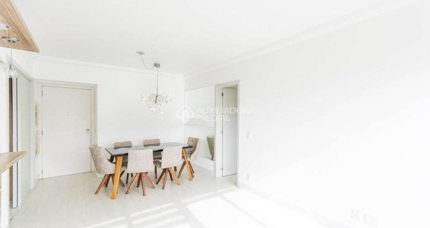 Apartamento com 2 quartos para alugar na Rua Felizardo, 491, Jardim Botânico, Porto Alegre