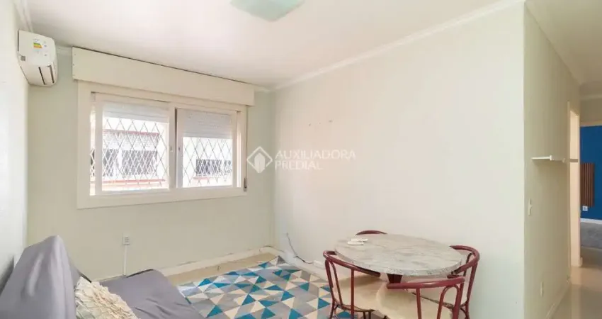 Apartamento com 2 quartos para alugar na Rua Silvério Souto, 111, Teresópolis, Porto Alegre