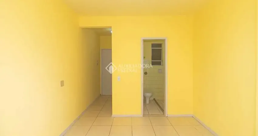 Kitnet / Stúdio para alugar na Avenida Senador Salgado Filho, 327, Centro Histórico, Porto Alegre