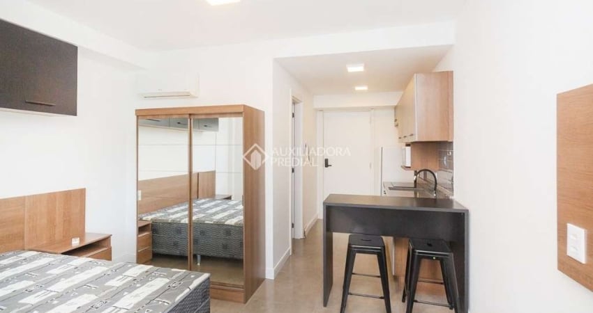 Loft com 1 quarto para alugar na Avenida dos Cubanos, 114, Partenon, Porto Alegre