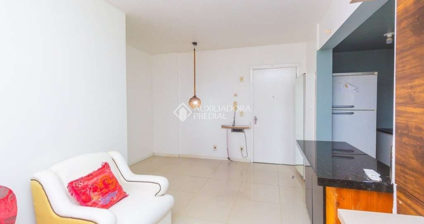 Apartamento com 3 quartos para alugar na Avenida Bento Gonçalves, 1515, Partenon, Porto Alegre