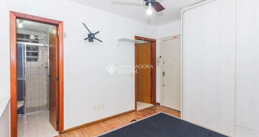 Apartamento com 1 quarto para alugar na Avenida Borges de Medeiros, 1157, Centro Histórico, Porto Alegre