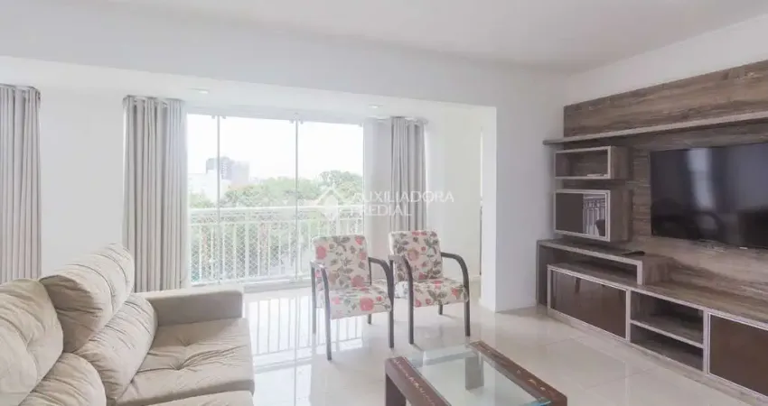 Apartamento com 3 quartos para alugar na Rua Doutor João Satt, 25, Vila Ipiranga, Porto Alegre