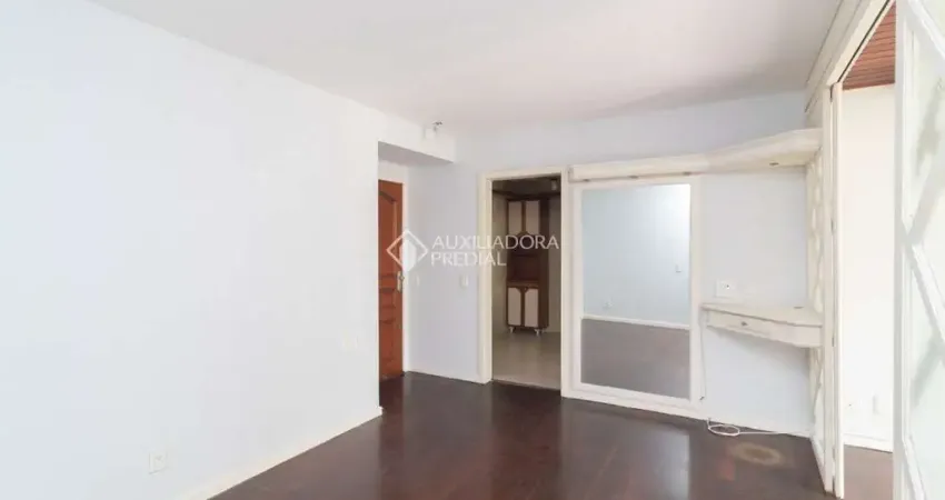 Apartamento com 3 quartos para alugar na Avenida Protásio Alves, 208, Rio Branco, Porto Alegre