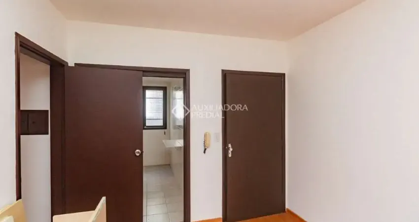 Apartamento com 2 quartos para alugar na Avenida Alegrete, 325, Petrópolis, Porto Alegre