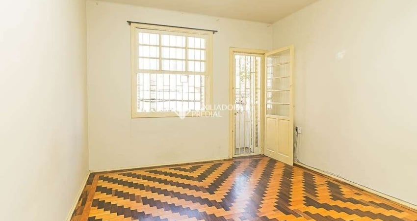 Apartamento com 3 quartos para alugar na Rua César Lombroso, 116, Rio Branco, Porto Alegre