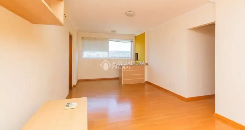 Apartamento com 3 quartos para alugar na Rua Veríssimo Rosa, 757, Partenon, Porto Alegre