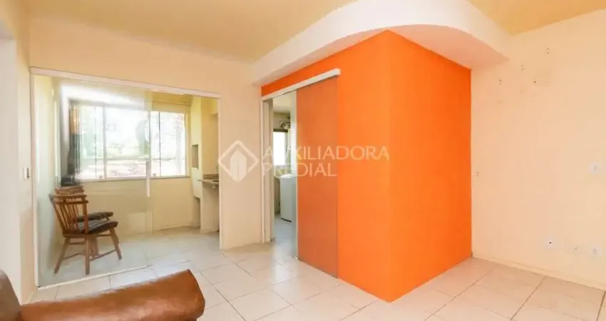 Apartamento com 3 quartos para alugar na Rua Mura, 288, Guarujá, Porto Alegre