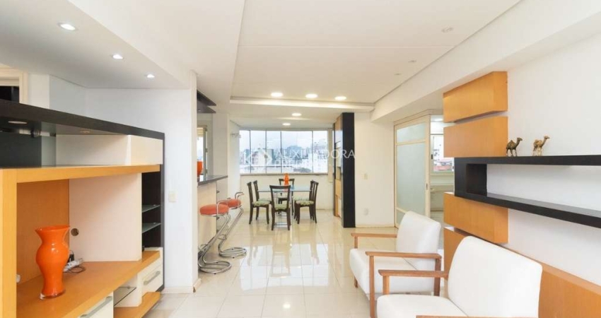 Apartamento com 3 quartos para alugar na Rua Isidoro Tressi, 122, Jardim Botânico, Porto Alegre