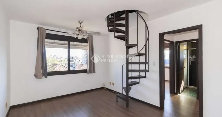 Cobertura com 3 quartos para alugar na Rua Portuguesa, 256, Partenon, Porto Alegre