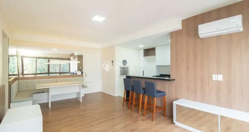 Apartamento com 3 quartos para alugar na Rua Porto Calvo, 104, Ipanema, Porto Alegre