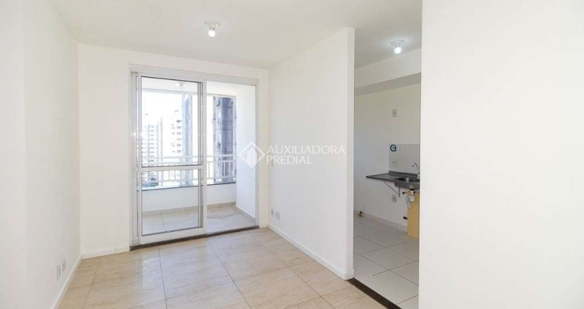 Apartamento com 3 quartos para alugar na Rua Airton Ferreira da Silva, 295, Humaitá, Porto Alegre