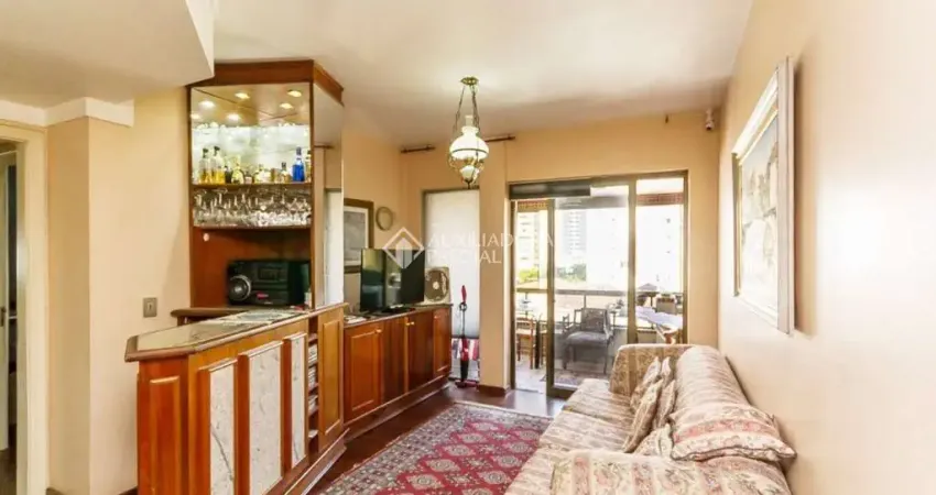 Apartamento com 3 quartos para alugar na Rua Gonçalves Dias, 185, Menino Deus, Porto Alegre