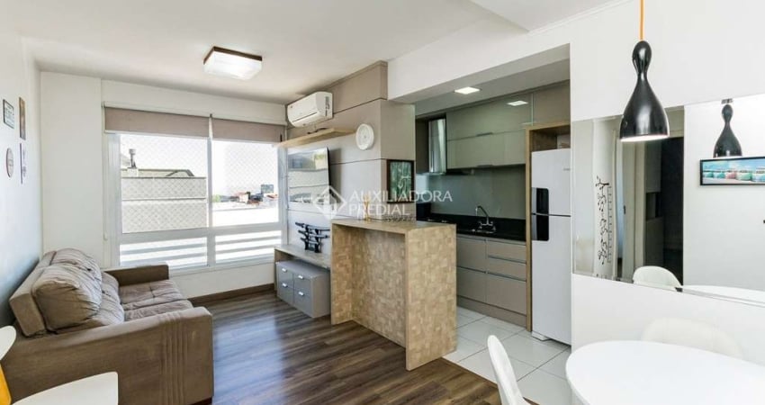 Apartamento com 2 quartos para alugar na Rua Doutor Malheiros, 101, Santo Antônio, Porto Alegre