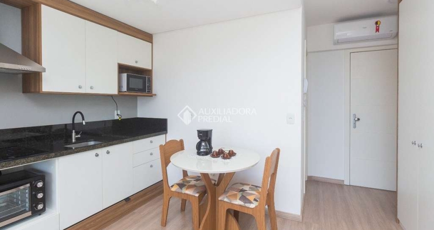 Loft com 1 quarto para alugar na Rua Alberto Silva, 53, Vila Ipiranga, Porto Alegre