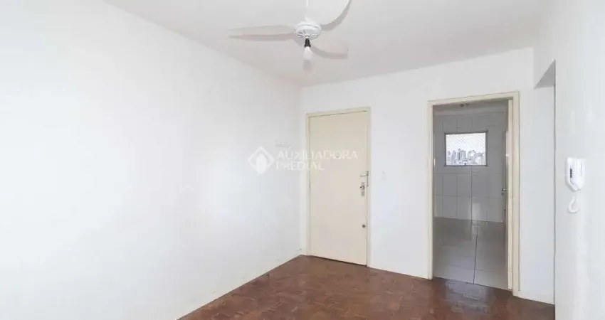 Apartamento com 2 quartos para alugar na Rua Antônio Ribeiro, 176, Santo Antônio, Porto Alegre