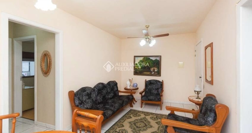Apartamento com 2 quartos para alugar na Rua Padre Hildebrando, 585, Santa Maria Goretti, Porto Alegre