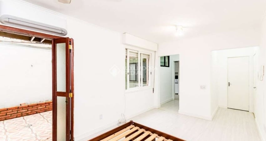Kitnet / Stúdio para alugar na Rua Joaquim Nabuco, 357, Cidade Baixa, Porto Alegre
