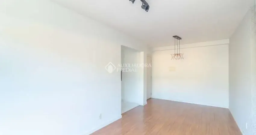 Apartamento com 3 quartos para alugar na Avenida da Cavalhada, 3559, Cavalhada, Porto Alegre