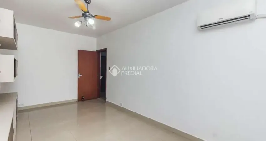 Apartamento com 2 quartos para alugar na Rua Quintino Bandeira, 64, São Geraldo, Porto Alegre