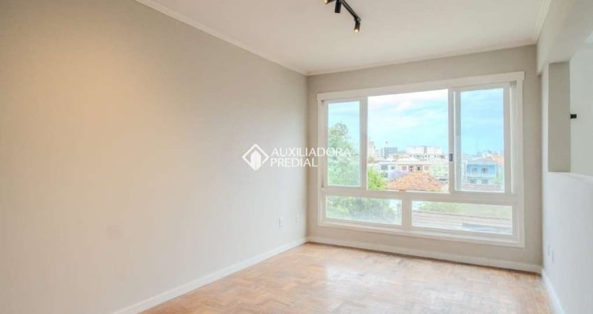Apartamento com 2 quartos para alugar na Rua Guilherme Schell, 59, Santo Antônio, Porto Alegre