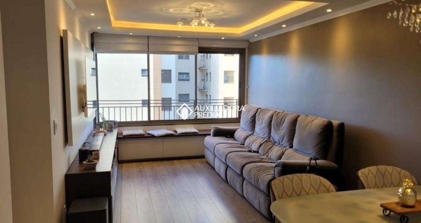 Apartamento com 3 quartos para alugar na Avenida da Cavalhada, 5730, Cavalhada, Porto Alegre