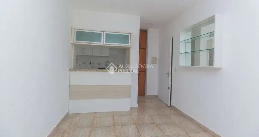 Apartamento com 2 quartos para alugar na Rua Comissário Bergmann, 107, Rubem Berta, Porto Alegre