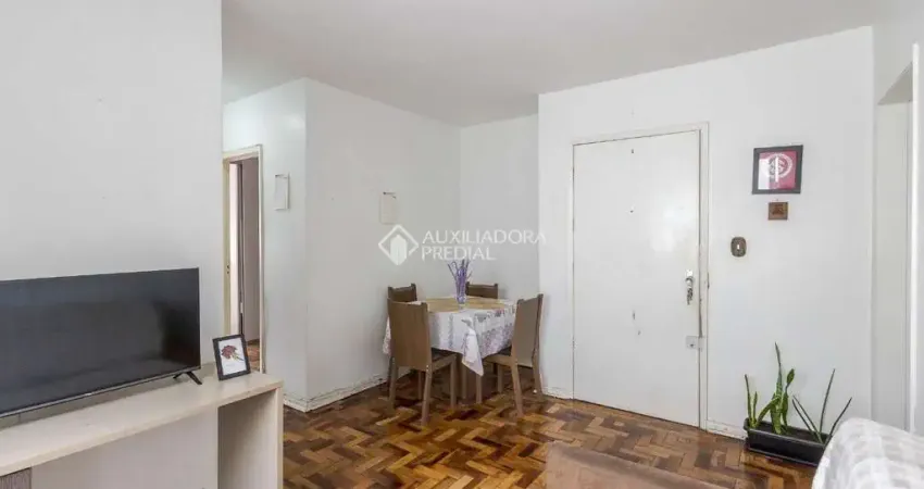 Apartamento com 2 quartos para alugar na Rua Cipó, 690, Passo da Areia, Porto Alegre