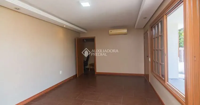 Casa em condomínio fechado com 3 quartos para alugar na Rua Líbia, 157, Vila Ipiranga, Porto Alegre